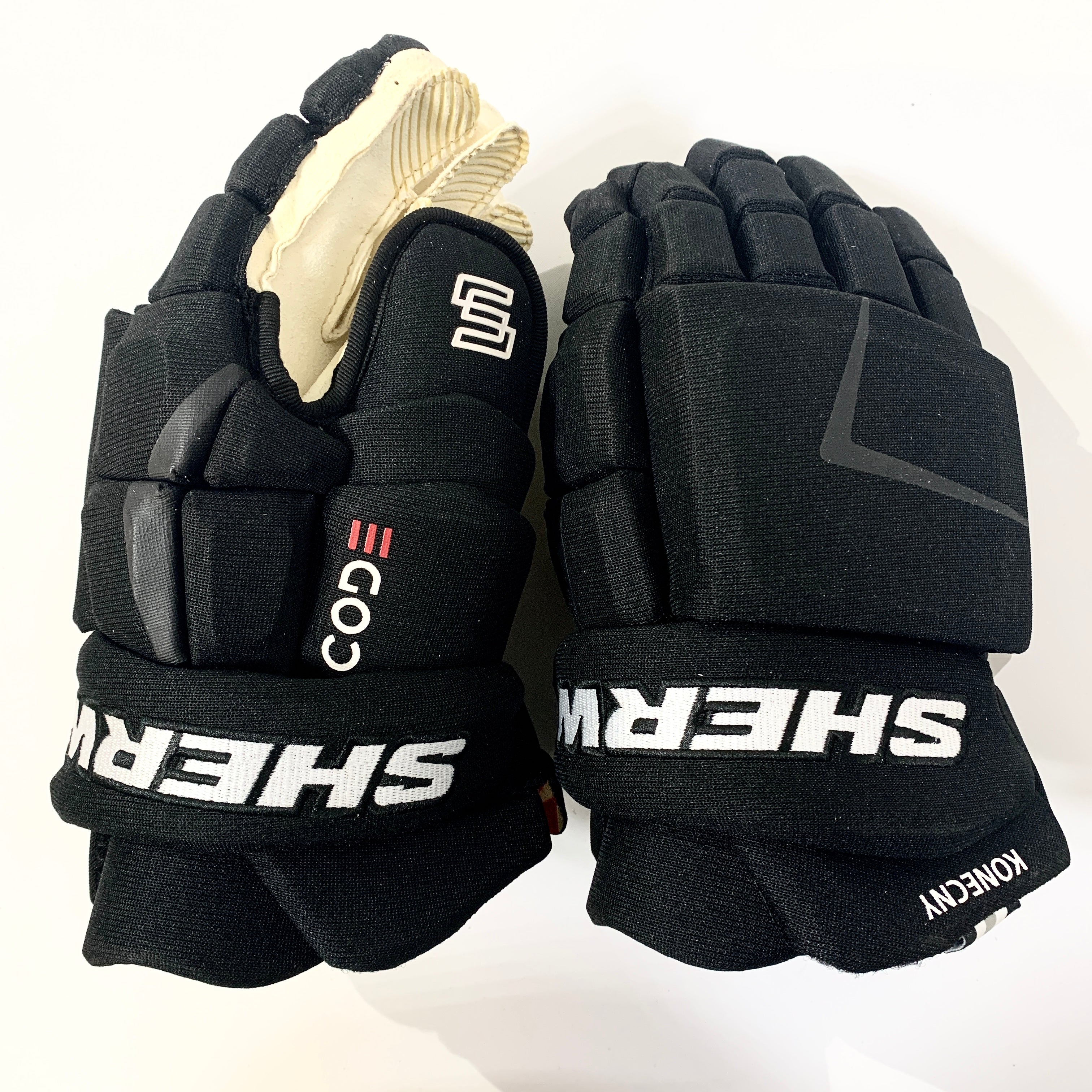 Sherwood Code V - Gant NHL Pro Stock - Travis Konecny (Noir/Blanc)